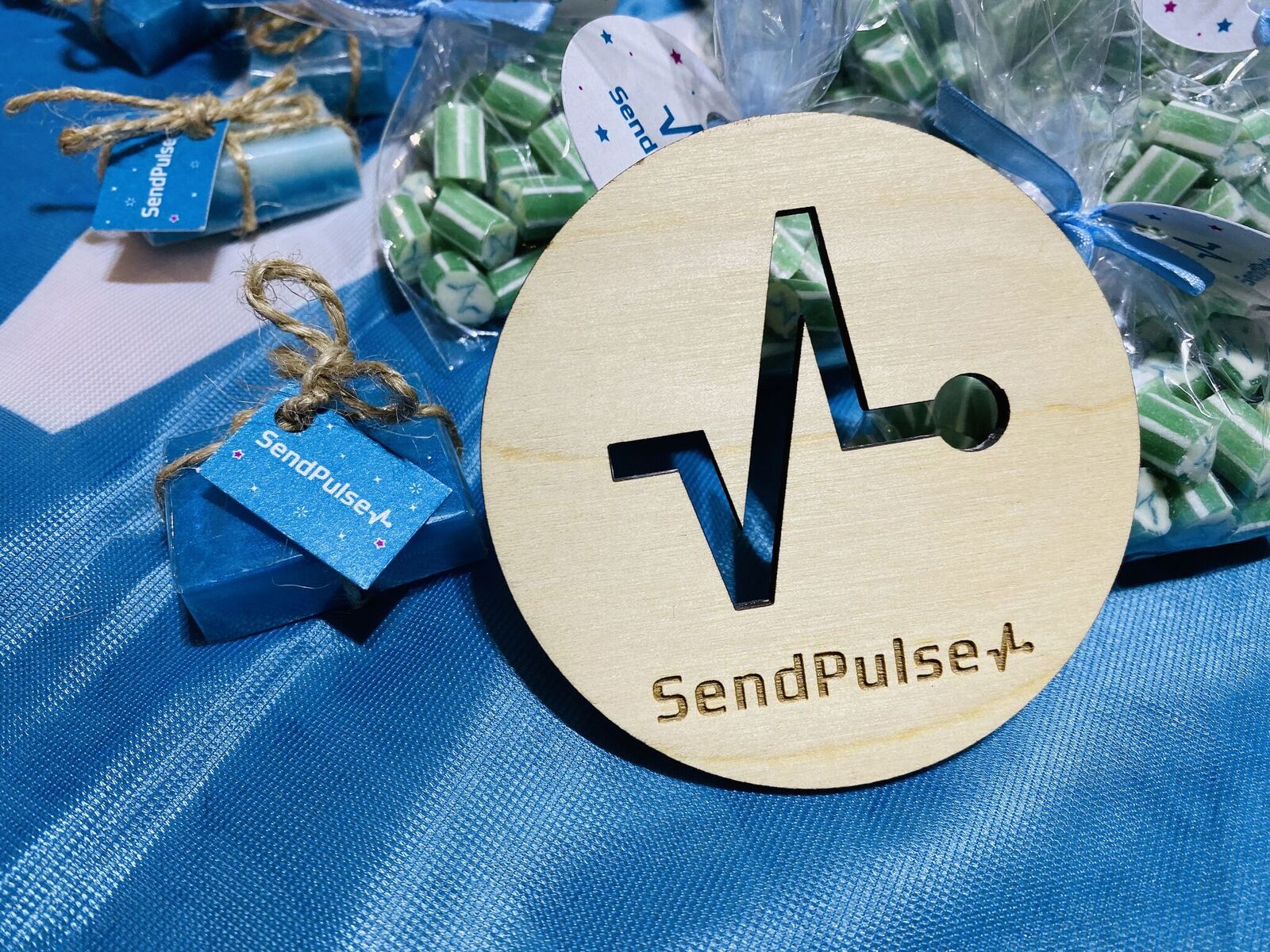 Эко-мерч SendPulse для конференции WebSummit