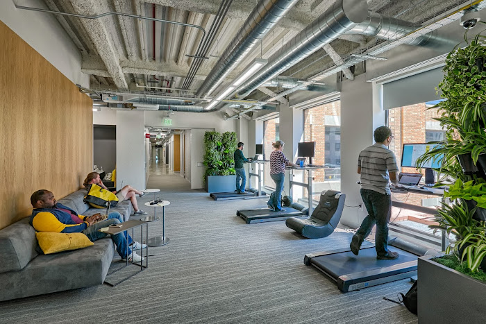 Os escritórios confortáveis do Google tornam o ambiente de trabalho mais descontraído e saudável. Fonte: Google Careers